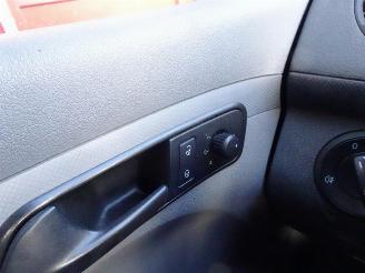 Volkswagen Caddy 2.0 SDI rijdbare schade picture 17