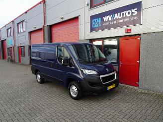 Peugeot Boxer 330 2.2 BlueHDi 120 L1H1 Premium 3 zits airco picture 4