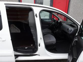 Peugeot Partner 120 1.6 BlueHDi 75 L1 Première navi airco picture 12