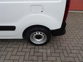 Peugeot Partner 120 1.6 BlueHDi 100 L1 Premium S&S airco picture 19