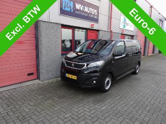 Vaurioauto  passenger cars Peugeot Expert 1.5 BlueHDI 100 Standard Premium 3 zits airco 2021/7