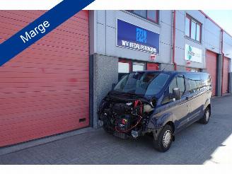 Vaurioauto  passenger cars Ford Transit Custom 290 2.2 TDCI L2H1 Trend DC 6 zitter airco 2013/9