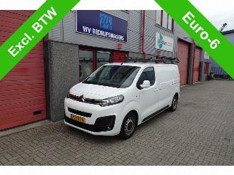 skadebil auto Citroën Jumpy 2.0 BlueHDI 120 M Club airco trekhaak imperiaal 2 x schuifdeur direct inzetbaar 2021/4