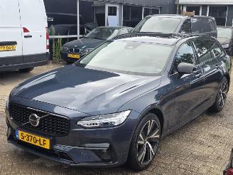 Auto incidentate Volvo V-90 B5 Automaat Plus Dark 184KW Motor defect 2023/2