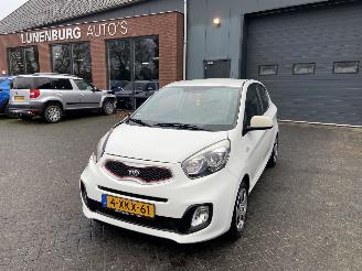 Voiture accidenté Kia Picanto 1.0 CVVT BusinessLine  AIRCO Hatchback 3-dr. 2014/10