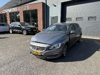 damaged passenger cars Volvo V-60 1.5 T3 Momentum  AUTOMAAT Stationwagen 5-dr. 2016/1