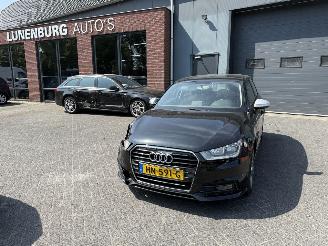 krockskadad bil auto Audi A1 1.0 TFSI Adrenalin  Hatchback 5-dr. 2015/12