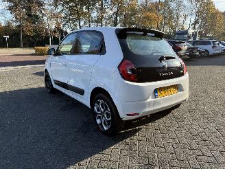 damaged passenger cars Renault Twingo R80 E-Tech Equilibre 22 kWh 2022/9