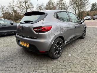 Renault Clio 0.9 TCe Authentique  Hatchback 5-dr. picture 2