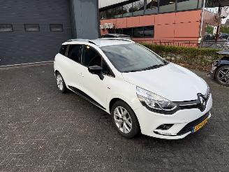 Renault Clio 0.9 TCe Limited  NAVIGATIE  Stationwagen 5-dr. picture 34