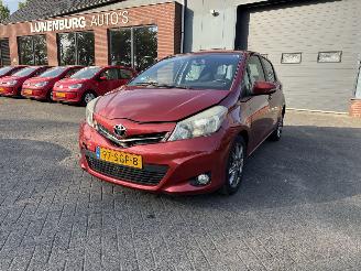 uszkodzony samochody osobowe Toyota Yaris 1.3 VVT-i Dynamic AUTOMAAT  (Hatchback 5-dr.) 2011/9