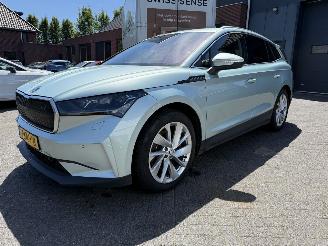 Vaurioauto  passenger cars Skoda Enyaq 80 First Edition (SUV 5-dr.) 2021/9