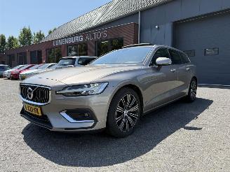 Coche accidentado Volvo V-60 2.0 B3 Inscription AUTOMAAT PANORAMADAK  (Stationwagen 5-dr.) 2021/5