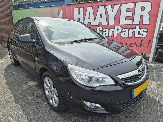 Schadeauto Opel Astra 1.4 turbo edition 2012/6