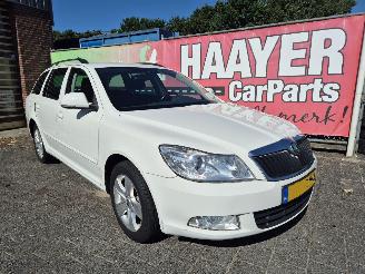 uszkodzony samochody osobowe Skoda Octavia 1.6 tdi greentech ambition business line 2011/11