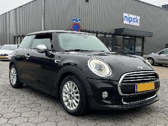 krockskadad bil auto Mini One 1.2 One Salt Business 2015/11