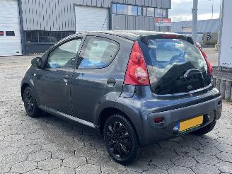 Peugeot 107 1.0-12V XR picture 6