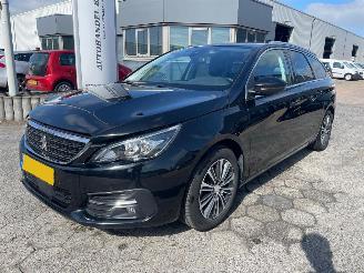 Avarii autoturisme Peugeot 308 SW 1.2 PureTech Blue Lease Allure 2021/7