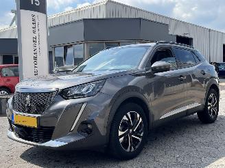 krockskadad bil auto Peugeot 2008 1.2 PureTech Blue Lease Allure 2020/10