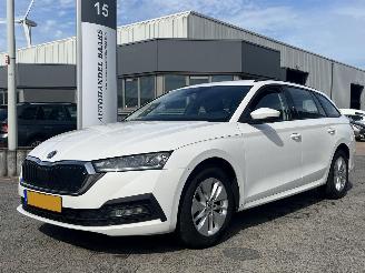 Damaged car Skoda Octavia Combi 1.0 TSI Ambition 2022/9
