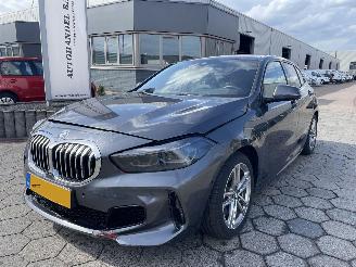 Auto incidentate BMW 1-serie 118i High Executive 2021/5