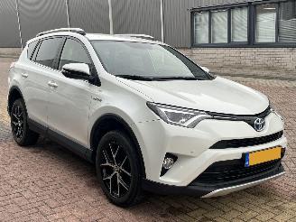Vaurioauto  passenger cars Toyota Rav-4 2.5 Hybrid Style 2016/4