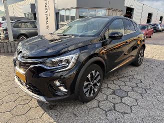Schadeauto Renault Captur 1.6 E-Tech full hybrid 145 techno 2024/3