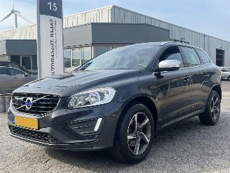 Schadeauto Volvo Xc-60 2.0 T5 FWD R-Design AUTOMAAT 2015/8
