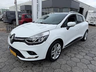 Schadeauto Renault Clio Estate 1.5 dCi Ecoleader Life 2017/3
