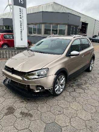 damaged commercial vehicles Volkswagen Polo 1.2 TSI Cross 2017/1