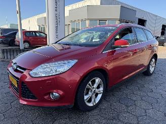 Schadeauto Ford Focus Wagon 1.6 TDCI Titanium nl auto 2012/12