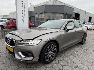 Schadeauto Volvo V-60 2.0 T6 Recharge AWD Inscription 2022/4