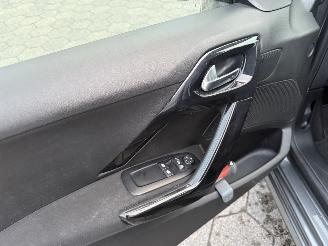 Peugeot 208 1.4 VTi Active picture 9