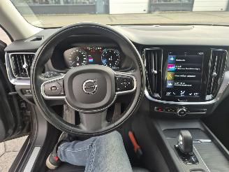 Volvo V-60 2.0 B3 Momentum Advantage picture 11