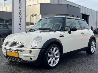 Unfallwagen Mini Cooper 1.6 Cooper Chili 2003/11