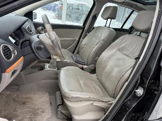 Renault Clio 1.6-16V INITIALE PARIS  PANO picture 11