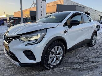 Vaurioauto  passenger cars Renault Captur 1.6 E-Tech Hybrid 145 Zen 2022/9