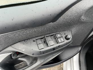 Toyota Yaris 1.5 Hybrid Dynamic picture 17