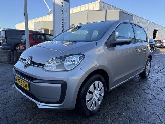 Vaurioauto  passenger cars Volkswagen Up! 1.0 2021/4