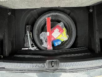 Volkswagen Golf 1.0 eTSI Life Business picture 9