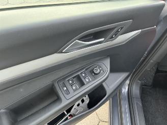 Volkswagen Golf 1.0 eTSI Life Business picture 17