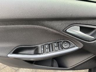 Ford Focus Wagon 1.0 EcoBoost Titanium picture 12