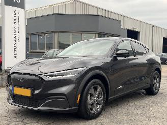 krockskadad bil auto Ford Mustang Mach-E Extended RWD 98 kWh 2022/4