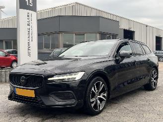 Auto incidentate Volvo V-60 2.0 B3 Essential Edition 2024/1