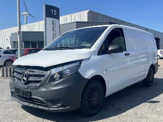 Vaurioauto  commercial vehicles Mercedes Vito 111 CDI Lang Bestelauto van het Jaar editie 2018/11