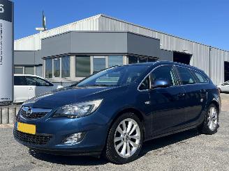 Voiture accidenté Opel Astra Sports Tourer 1.6 Turbo Sport 2011/1