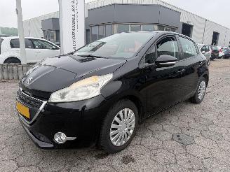 krockskadad bil auto Peugeot 208 1.0 VTi 2013/9