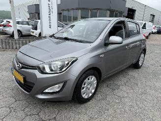 Voiture accidenté Hyundai I-20 1.2i First Edition 2012/8