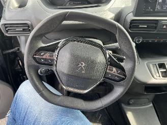Peugeot e-Partner 136 L1 50 kWh picture 17