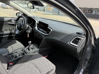 Kia Ceed 1.0 T-GDi DynamicLine picture 17